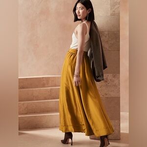 Banana republic silk nocturne skirt in Gold Ocre